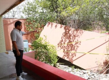 DENUNCIA MIGUEL LECHUGA PELIGRO DE DERRUMBE EN SECUNDARIA DE SANTA CATARINA